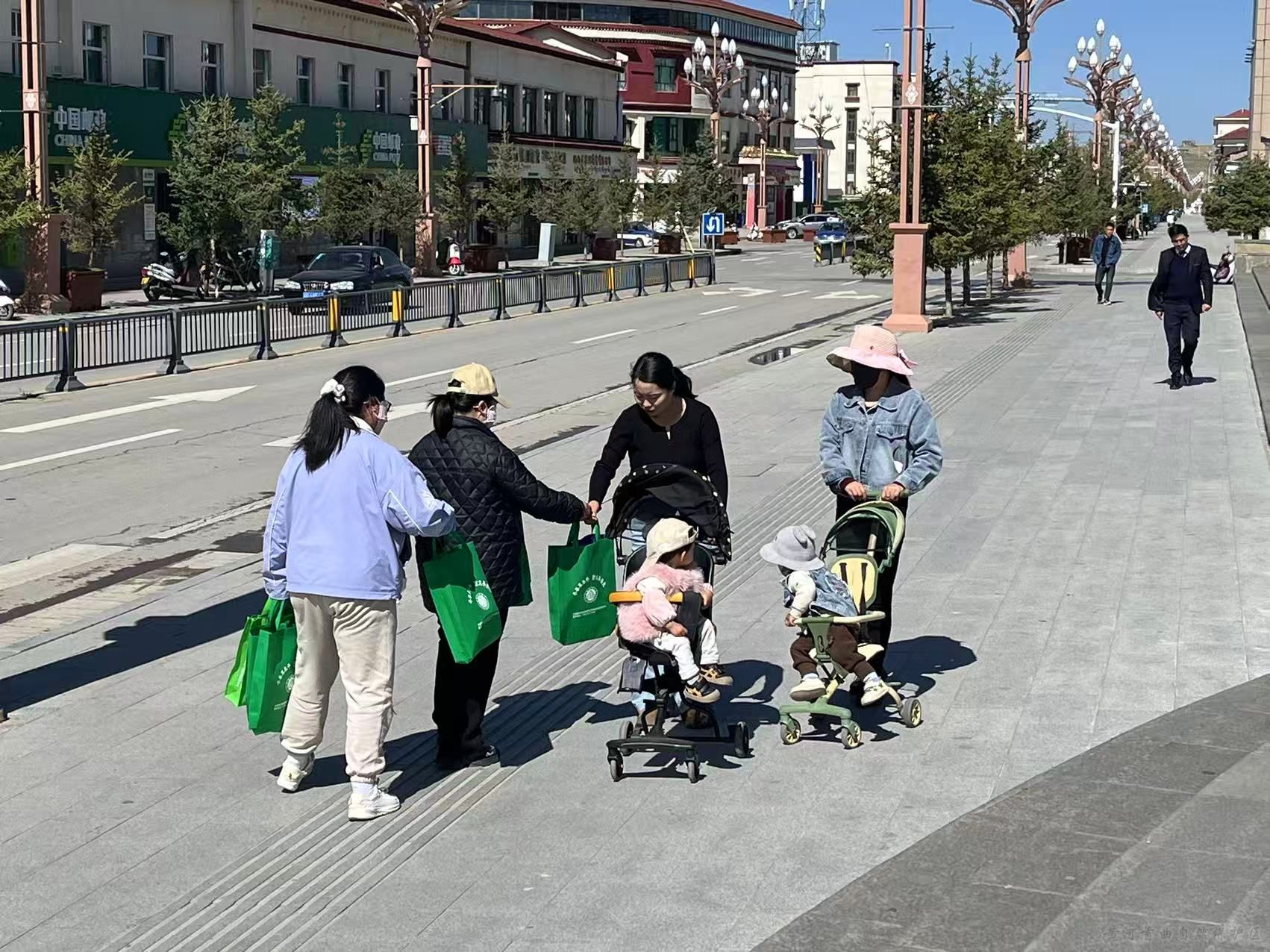 1749114006775139.jpg 4f392fd20de953435cab68cc49cfab4b.jpg